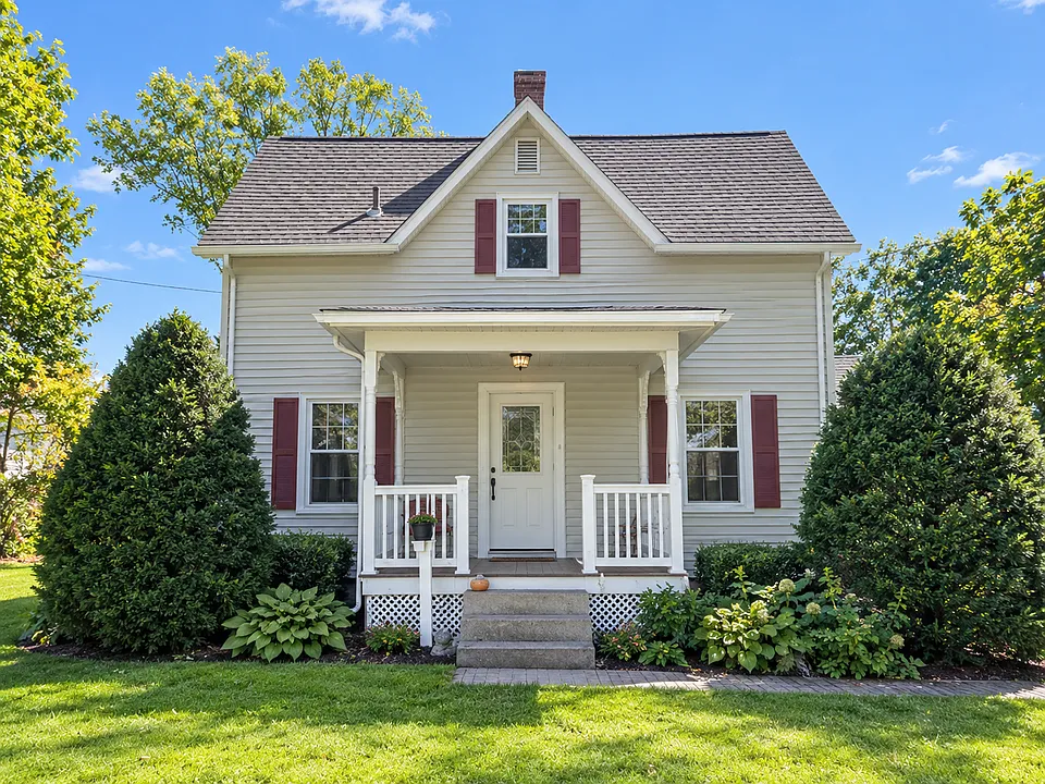 33-37 Cottage St
