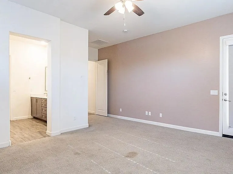 2811 W Pollack St — Photo 26