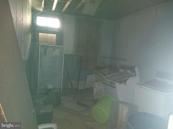 5th image of 2036 N Fulton Ave