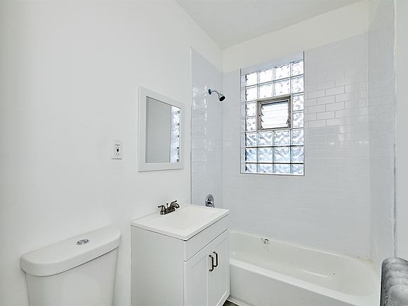 2nd image of 5457 S Everett Ave APT 2A