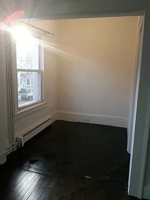 Rented by MCR Realty | media 32