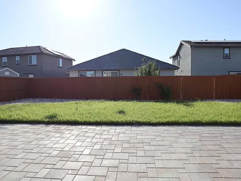1068 Osprey Dr — Photo 43