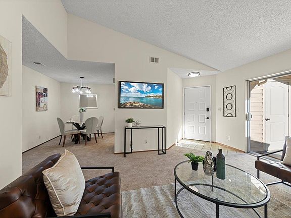 4th image of 1082 Cedar Gables Dr