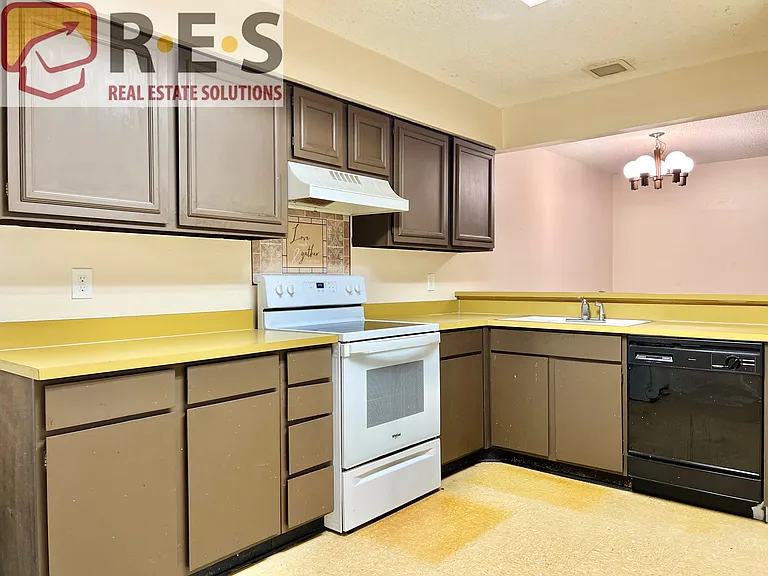 7250 S Gaylord St #C16 — Photo 4