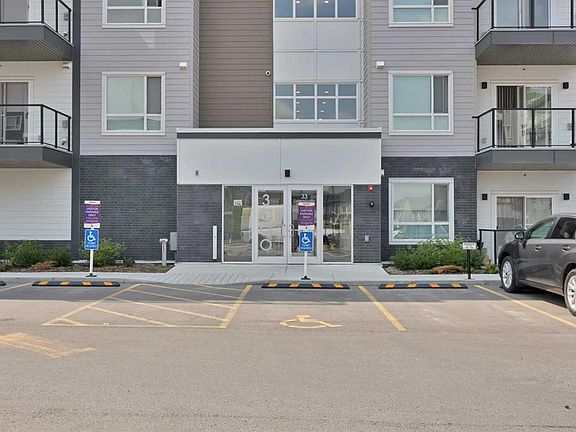 4th image of 33 N Carringham Gate NW #3315