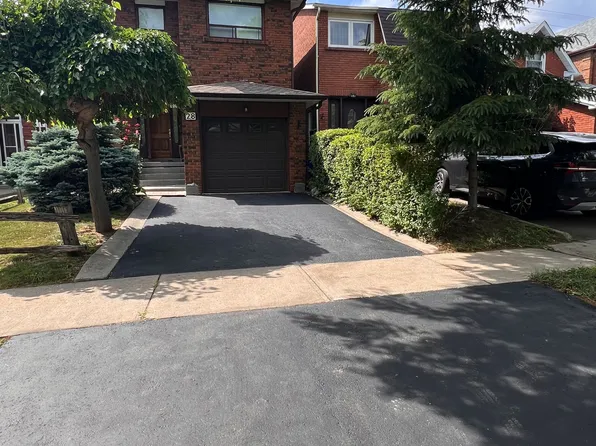 28 Oakmount Cres, Vaughan, ON L4K 2C3