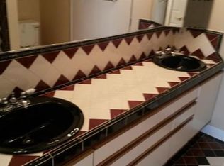 30284 Southfield Rd APT 202, Southfield, MI 48076