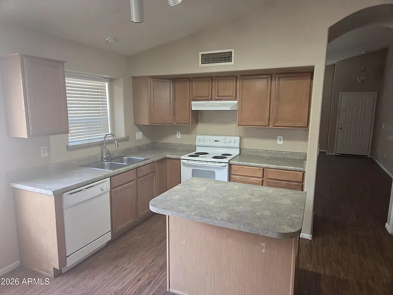 2444 W Blue Sky Dr — Photo 5