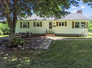 27 Park St, Farmingdale, ME 04344