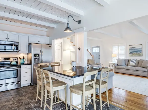 63-63A Williams Rd, West Yarmouth, MA 02673