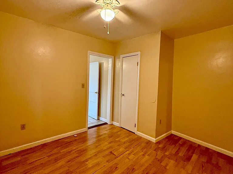 560 N Pine St #3 — Photo 10