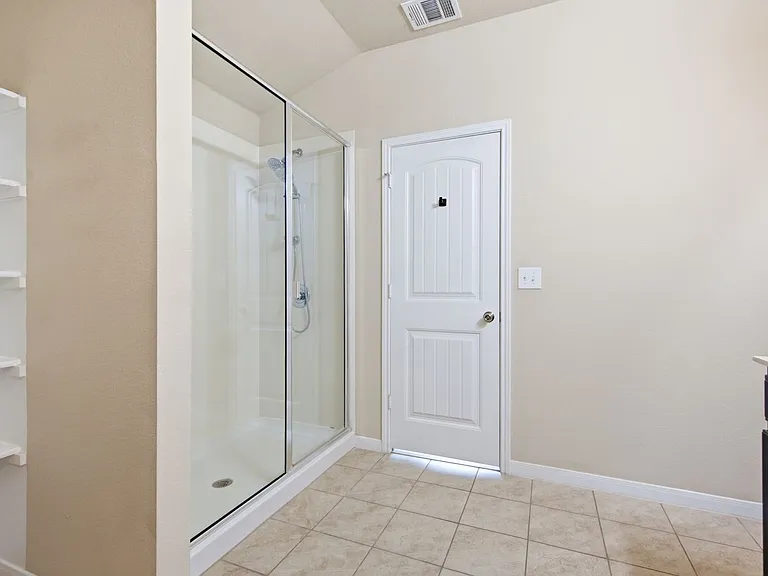 5813 Roderick Dr — Photo 18
