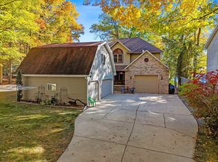 9722 N Kelly Lake Rd, Suring, WI 54174