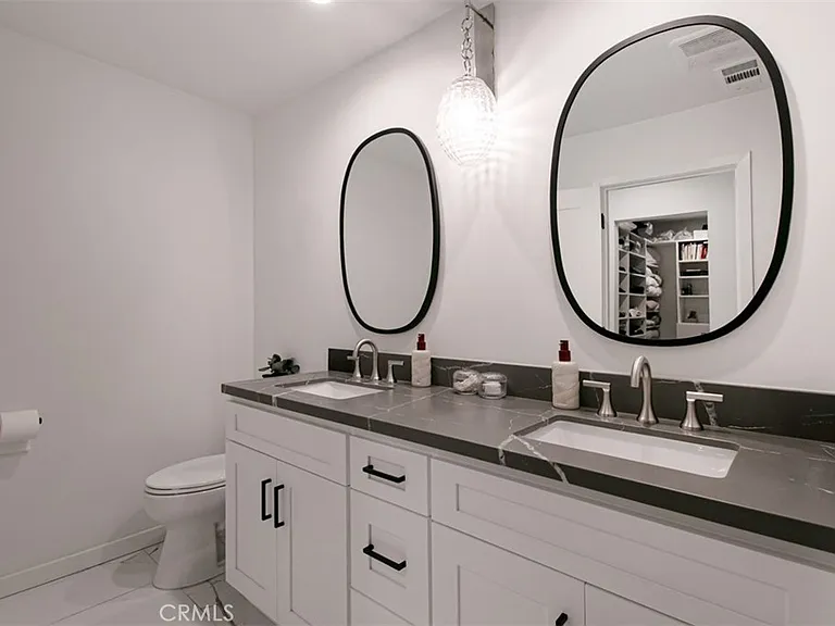 22841 Calvert St — Photo 28