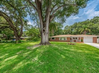 1022 Meadow Ln, Brandon, FL 33511