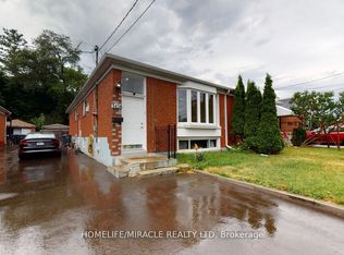 3456 Queenston Dr, Mississauga, ON L5C 2G6