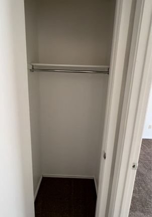 5th image of 1075 W Vanderbilt St