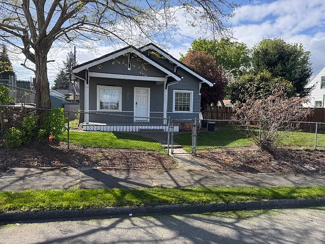 2 bed, 900 sqft, $2,100 — Photo 1