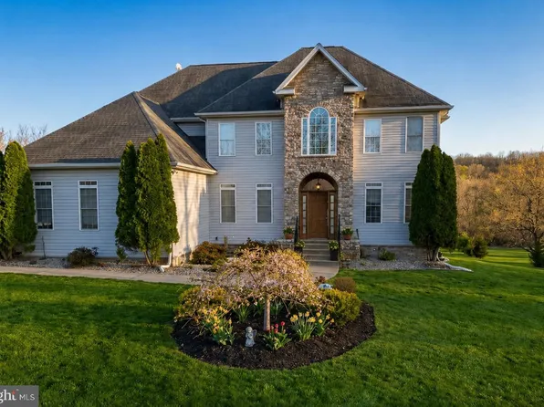 6751 Arden Nollville Rd, Martinsburg, WV 25403