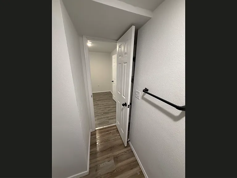 323 Seward Ave — Photo 20
