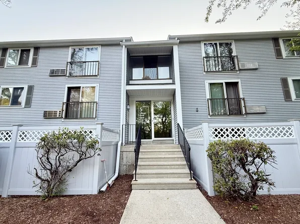 5 Village Rock Ln APT 21, Natick, MA 01760