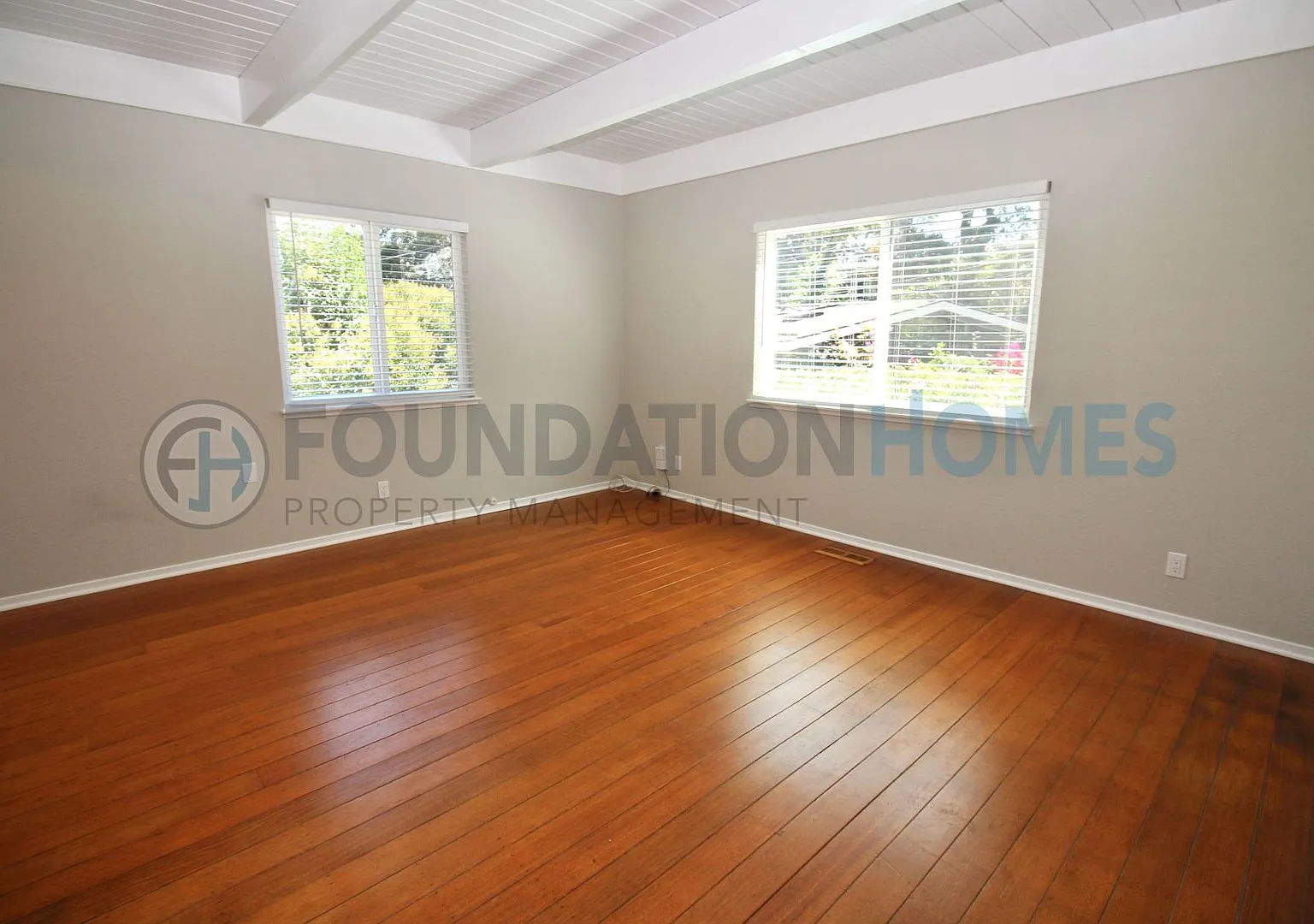 Stylish Minimalist San Rafael Bungalow | 2 Bed | 1 Bath | A/C | Yard | Views — Photo 2