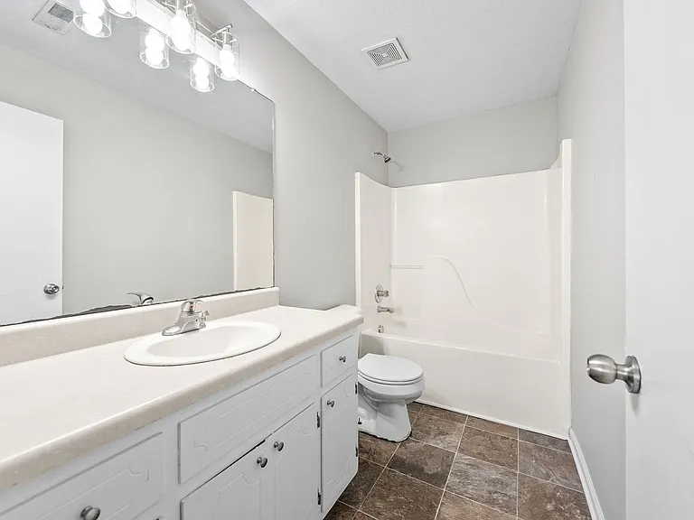 Lexington Drive -209 — Photo 13