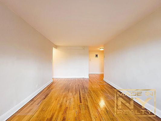 3rd image of 1625 Rockaway Pkwy APT 6U