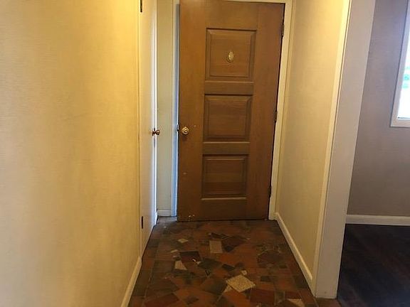 3rd image of 1103 E Reppto St