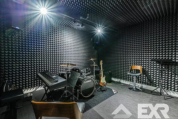 Rented by The KCI Group | media 43