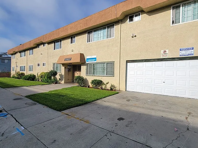 13407 Cordary Ave — Photo 1
