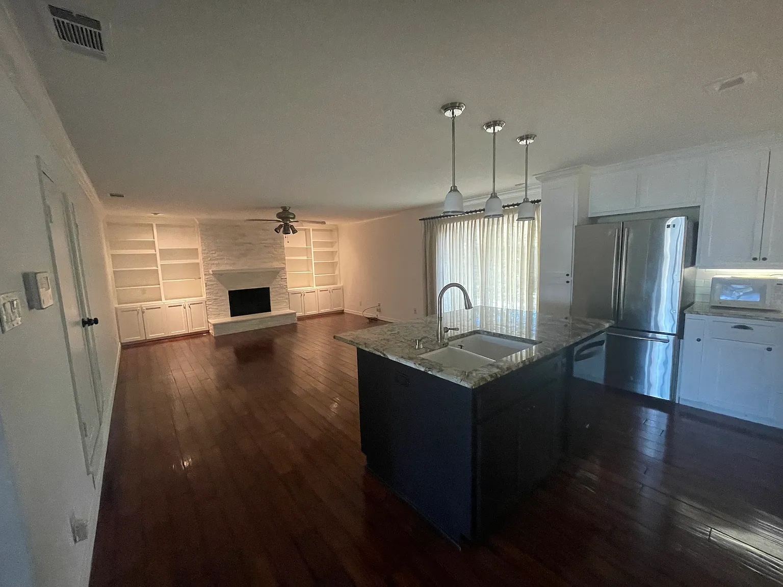 Villa Park Cir, Dallas — Photo 3