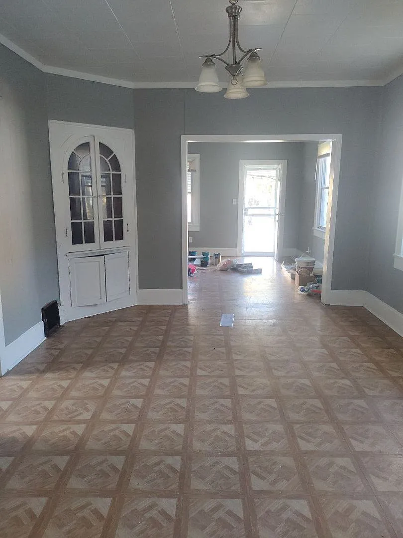 Cozy & Affordable 2-Bedroom Home at 4501 Hyde Ave — Photo 1