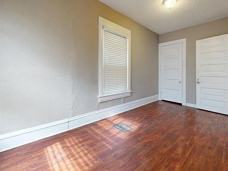 3516 Baltimore Ave — Photo 10