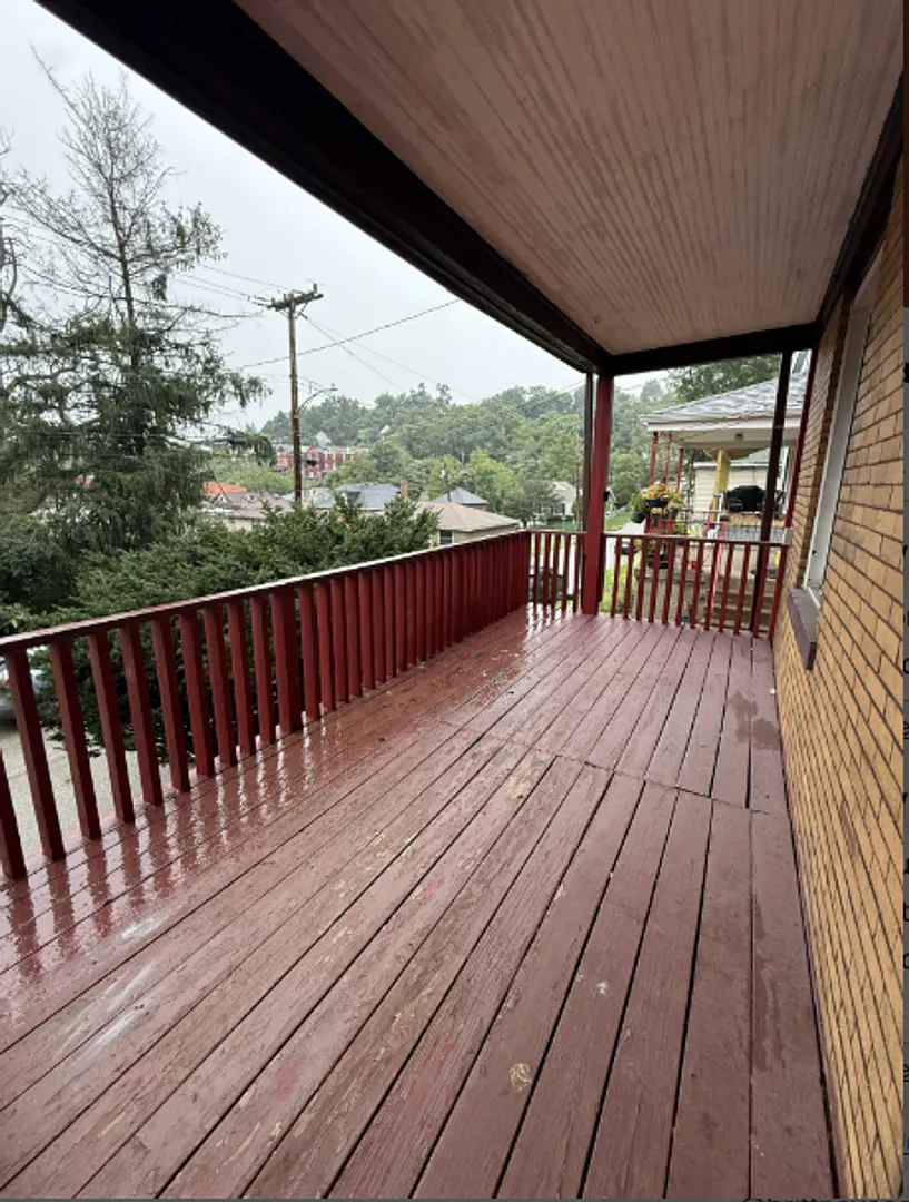 Spacious 4 Bedroom Home in Swissvale — Photo 2