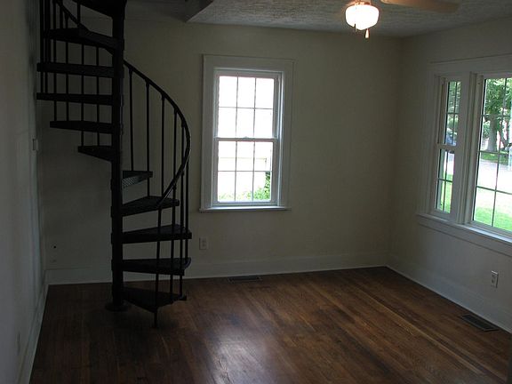 3rd image of 62 Horseshoe Dr