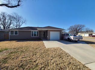 828 McAdams Rd, Salina, KS 67401