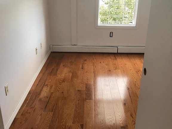 2nd image of 1009 New York Ave APT 3