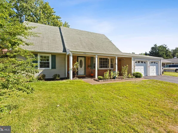 13140 Pavilion Ln, Fairfax, VA 22033