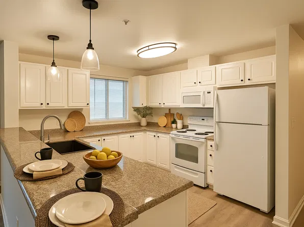 Stonehedge Apartments, 1220 N 45th St APT 303, Seattle, WA 98103
