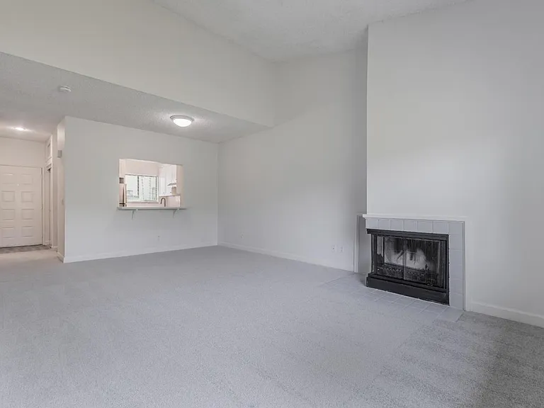 4681 Albany Cir #146 — Photo 2