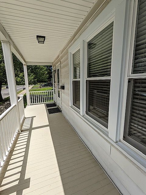 1st floor porch
