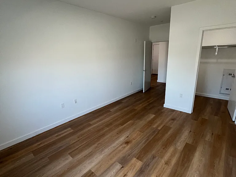 207 Freeway Dr E #3 — Photo 11