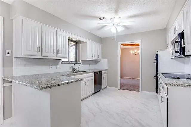 2203 Glen Forest Ln — Photo 16