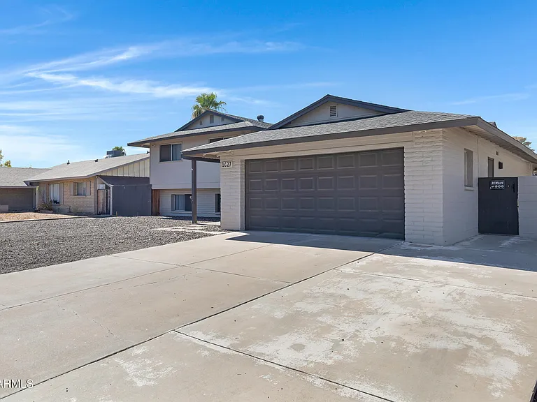 1627 E Fremont Dr — Photo 7