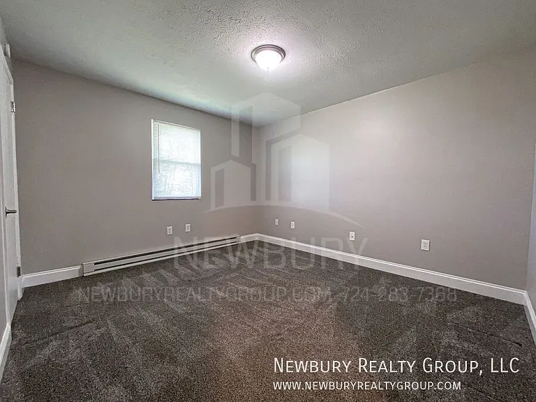 36 Sunbury Est — Photo 21