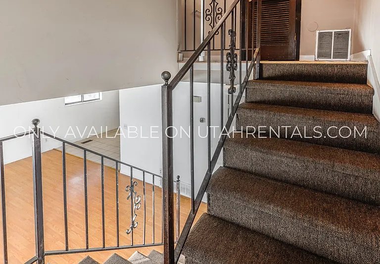 228 W Foxbridge Dr — Photo 6