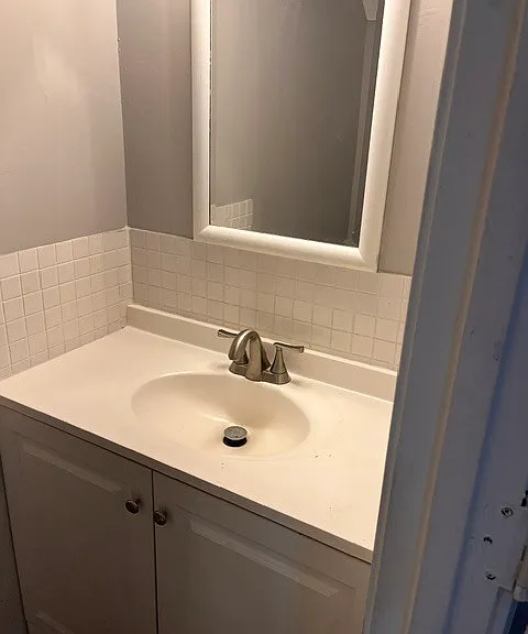 140 Hunters Ln #C — Photo 16