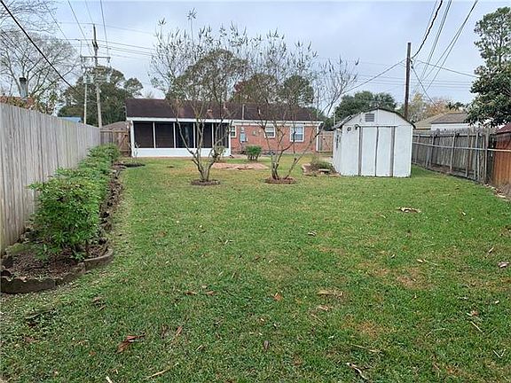 5th image of 805 Oakwood Dr