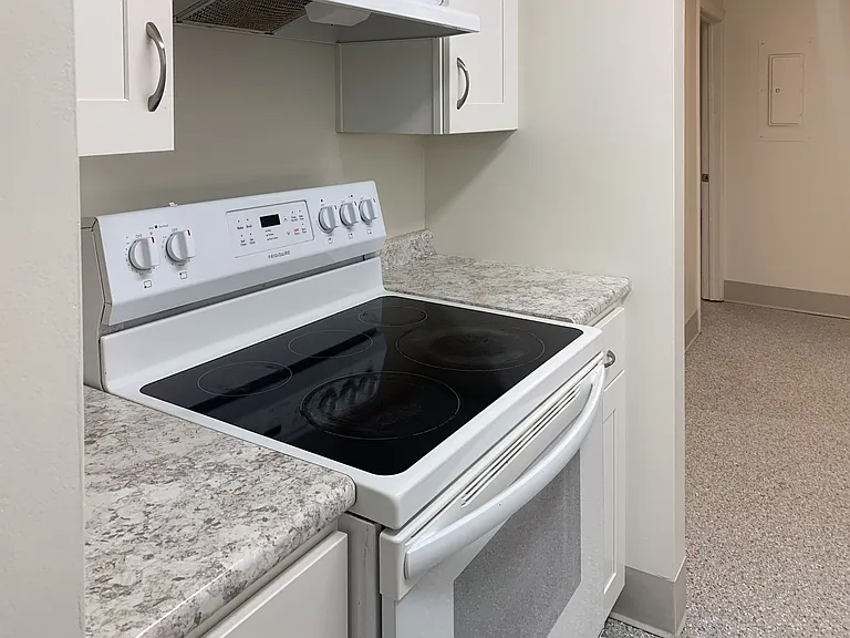 340 Spear St #2 — Photo 24